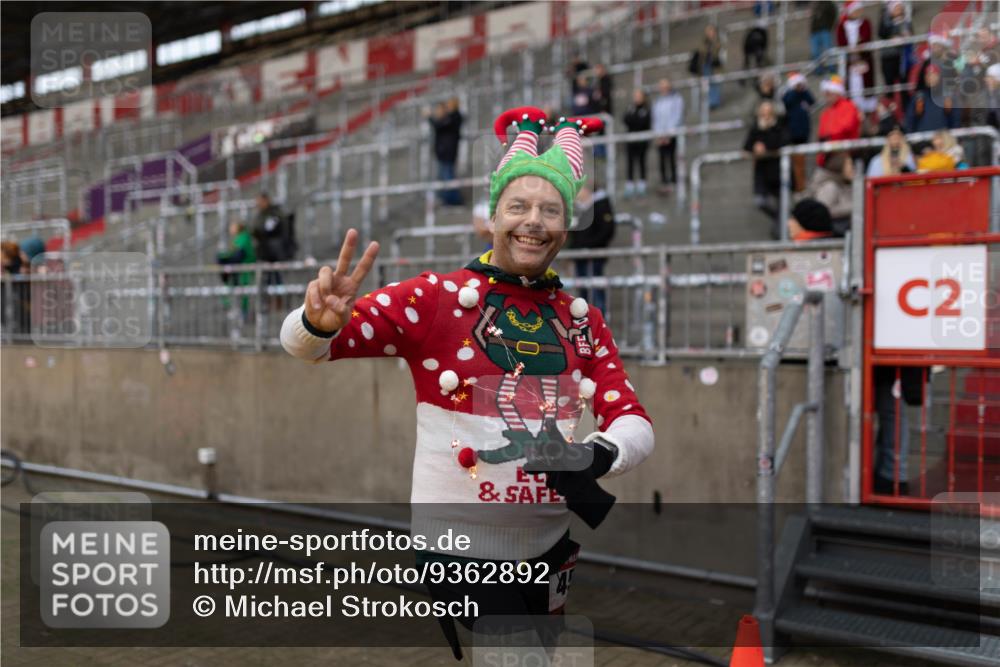 07.12.2025 - St. Pauli X-Mass-Run No. 15 Michael Strokosch http://msf.ph/oto/9362892 07.12.2025 11:19:55 Laufen 20, 4, 2 meine-sportfotos.de