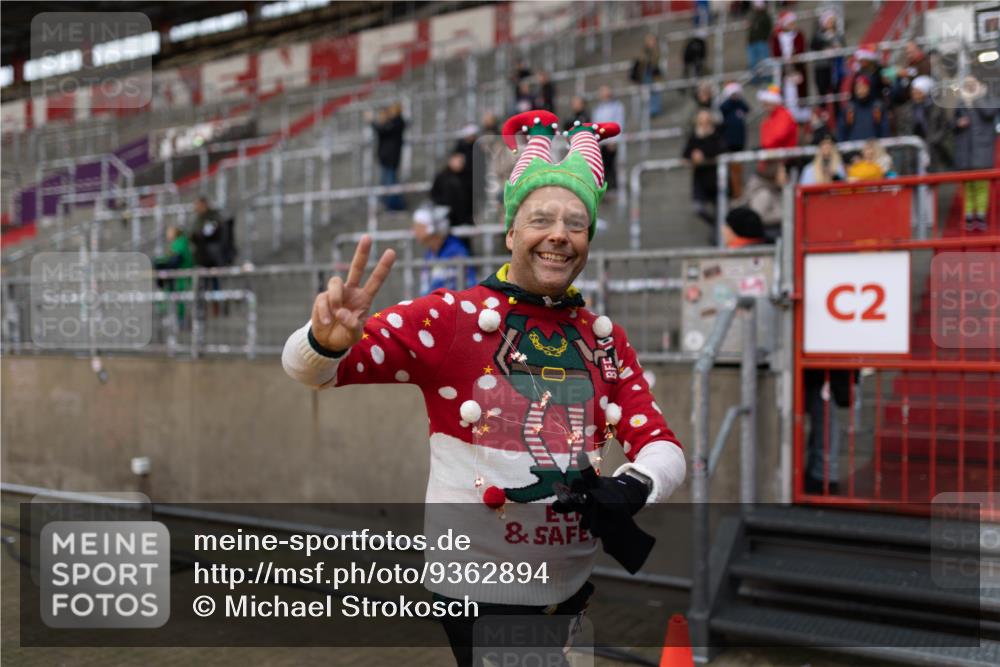 07.12.2025 - St. Pauli X-Mass-Run No. 15 Michael Strokosch http://msf.ph/oto/9362894 07.12.2025 11:19:55 Laufen 2 meine-sportfotos.de