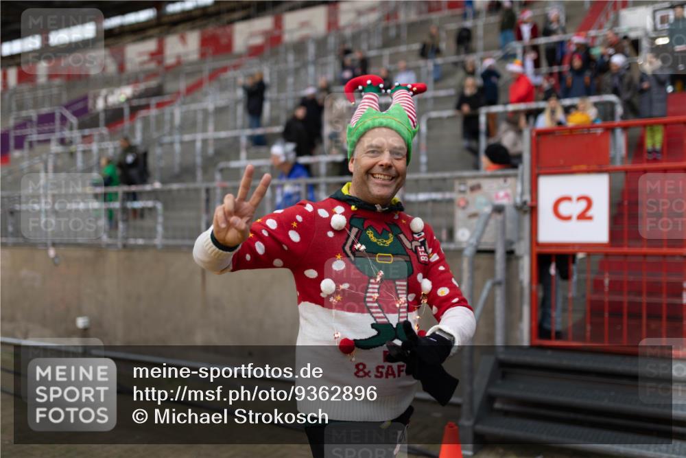 07.12.2025 - St. Pauli X-Mass-Run No. 15 Michael Strokosch http://msf.ph/oto/9362896 07.12.2025 11:19:55 Laufen 0, 2 meine-sportfotos.de