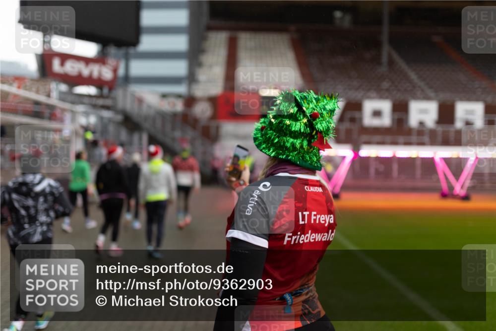 07.12.2025 - St. Pauli X-Mass-Run No. 15 Michael Strokosch http://msf.ph/oto/9362903 07.12.2025 11:20:04 Laufen  meine-sportfotos.de