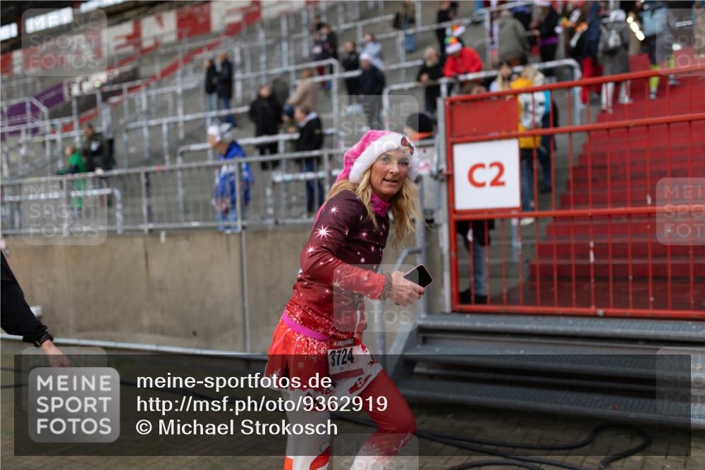 07.12.2025 - St. Pauli X-Mass-Run No. 15 Michael Strokosch http://msf.ph/oto/9362919 07.12.2025 11:20:14 Laufen 3724, 2 meine-sportfotos.de