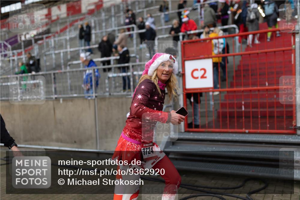 07.12.2025 - St. Pauli X-Mass-Run No. 15 Michael Strokosch http://msf.ph/oto/9362920 07.12.2025 11:20:14 Laufen 3724, 2 meine-sportfotos.de