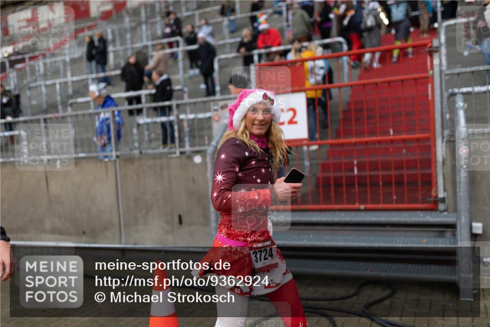 07.12.2025 - St. Pauli X-Mass-Run No. 15 Michael Strokosch http://msf.ph/oto/9362924 07.12.2025 11:20:15 Laufen 3724, 2 meine-sportfotos.de