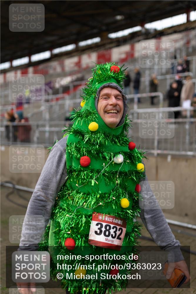 07.12.2025 - St. Pauli X-Mass-Run No. 15 Michael Strokosch http://msf.ph/oto/9363023 07.12.2025 11:21:01 Laufen 3832 meine-sportfotos.de