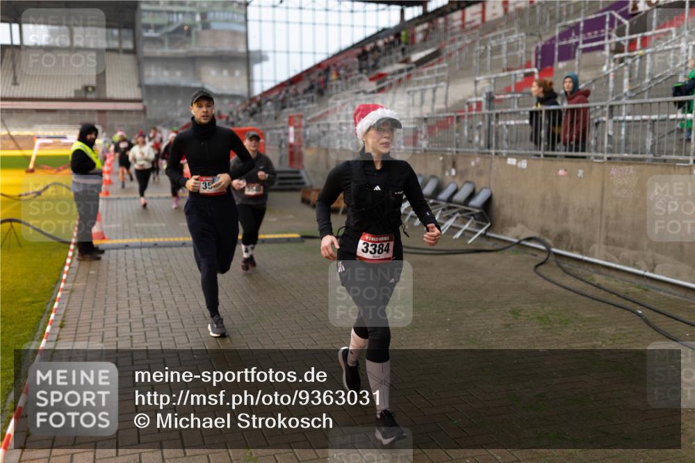 07.12.2025 - St. Pauli X-Mass-Run No. 15 Michael Strokosch http://msf.ph/oto/9363031 07.12.2025 11:21:41 Laufen 35, 3384 meine-sportfotos.de