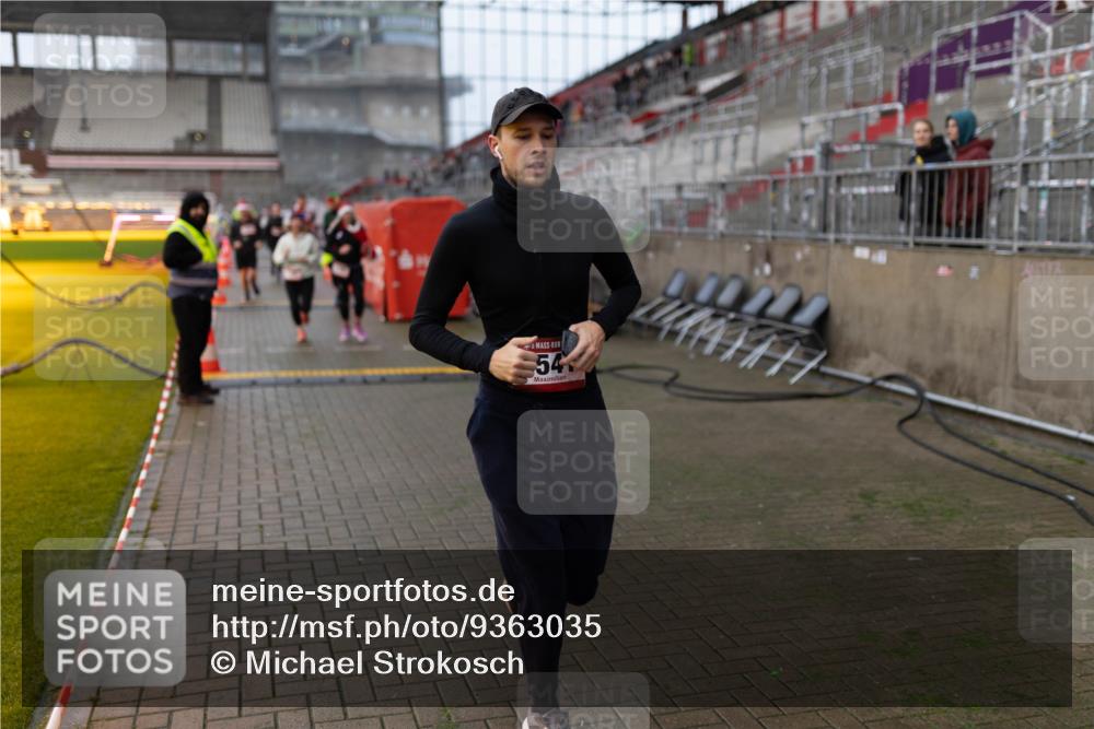07.12.2025 - St. Pauli X-Mass-Run No. 15 Michael Strokosch http://msf.ph/oto/9363035 07.12.2025 11:21:41 Laufen 54 meine-sportfotos.de
