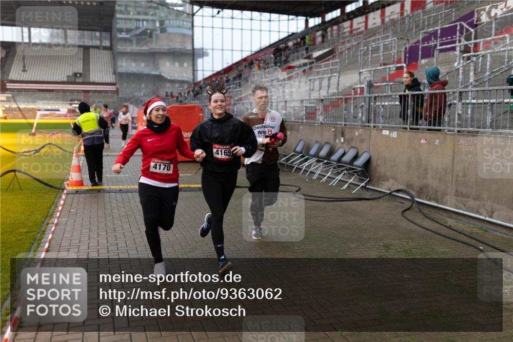 07.12.2025 - St. Pauli X-Mass-Run No. 15 Michael Strokosch http://msf.ph/oto/9363062 07.12.2025 11:21:47 Laufen 4170, 4169, 2471, 62 meine-sportfotos.de