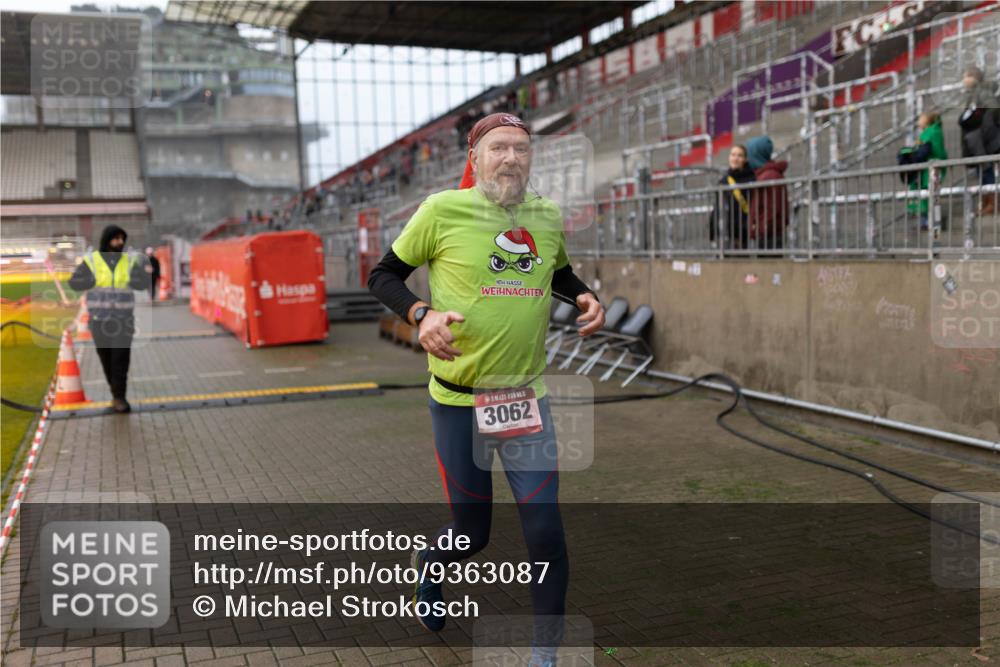 07.12.2025 - St. Pauli X-Mass-Run No. 15 Michael Strokosch http://msf.ph/oto/9363087 07.12.2025 11:21:57 Laufen 3062 meine-sportfotos.de