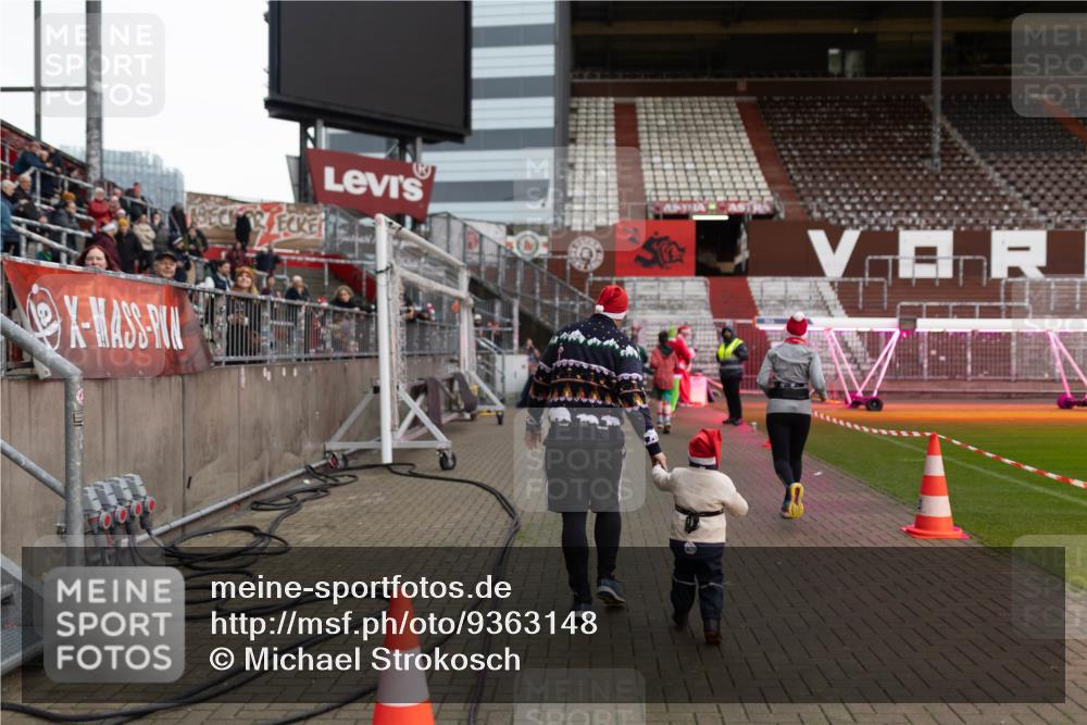 07.12.2025 - St. Pauli X-Mass-Run No. 15 Michael Strokosch http://msf.ph/oto/9363148 07.12.2025 11:47:31 Laufen 10000 meine-sportfotos.de