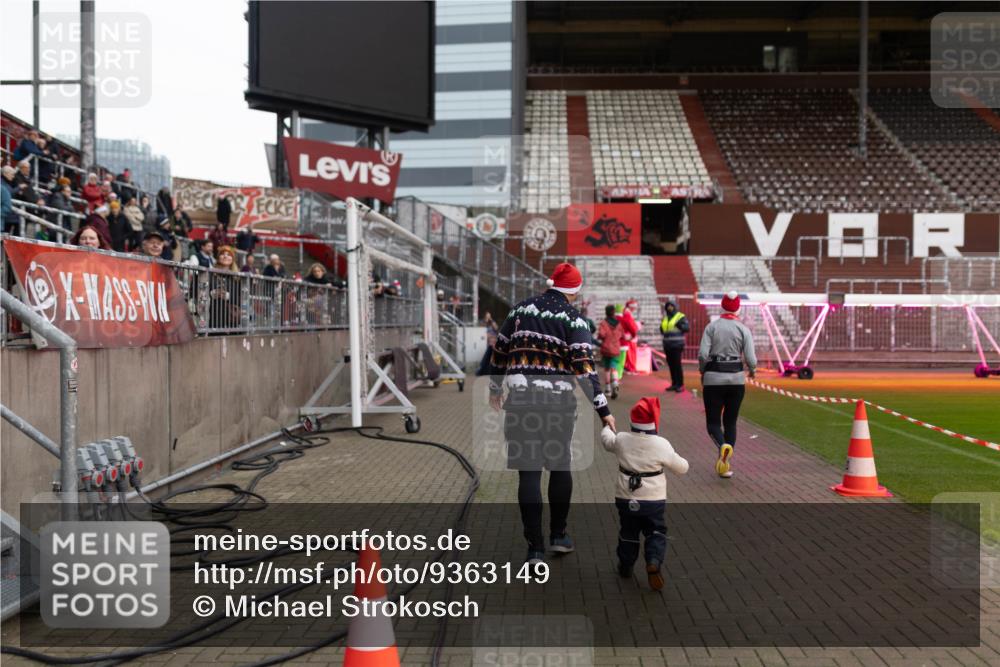 07.12.2025 - St. Pauli X-Mass-Run No. 15 Michael Strokosch http://msf.ph/oto/9363149 07.12.2025 11:47:31 Laufen 10000 meine-sportfotos.de