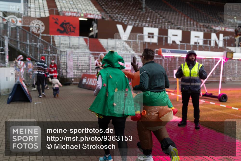 07.12.2025 - St. Pauli X-Mass-Run No. 15 Michael Strokosch http://msf.ph/oto/9363153 07.12.2025 11:47:49 Laufen  meine-sportfotos.de