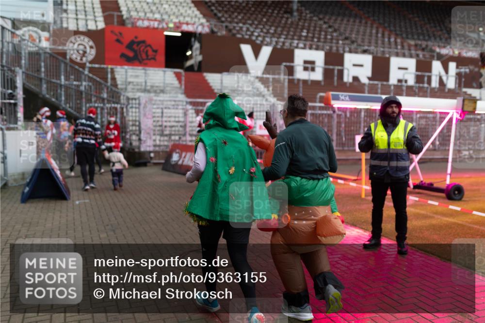 07.12.2025 - St. Pauli X-Mass-Run No. 15 Michael Strokosch http://msf.ph/oto/9363155 07.12.2025 11:47:50 Laufen  meine-sportfotos.de