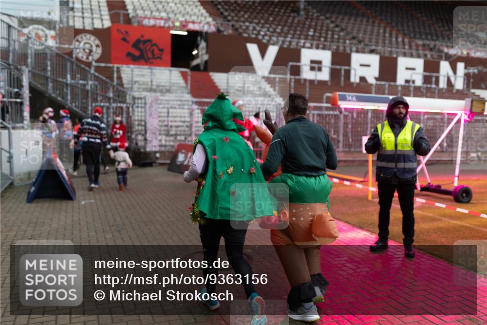 07.12.2025 - St. Pauli X-Mass-Run No. 15 Michael Strokosch http://msf.ph/oto/9363156 07.12.2025 11:47:50 Laufen  meine-sportfotos.de