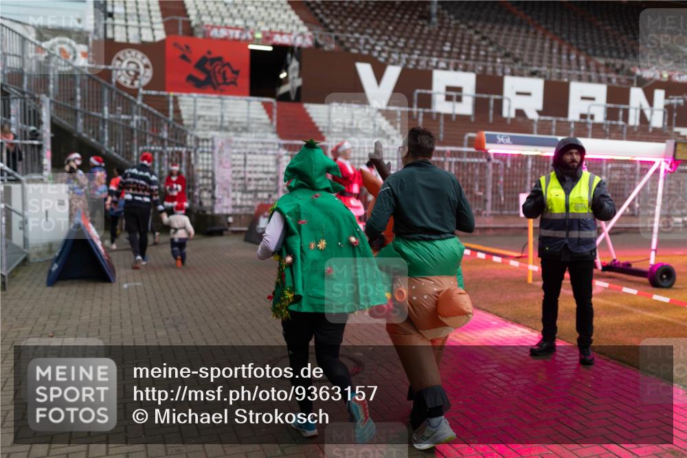 07.12.2025 - St. Pauli X-Mass-Run No. 15 Michael Strokosch http://msf.ph/oto/9363157 07.12.2025 11:47:50 Laufen  meine-sportfotos.de