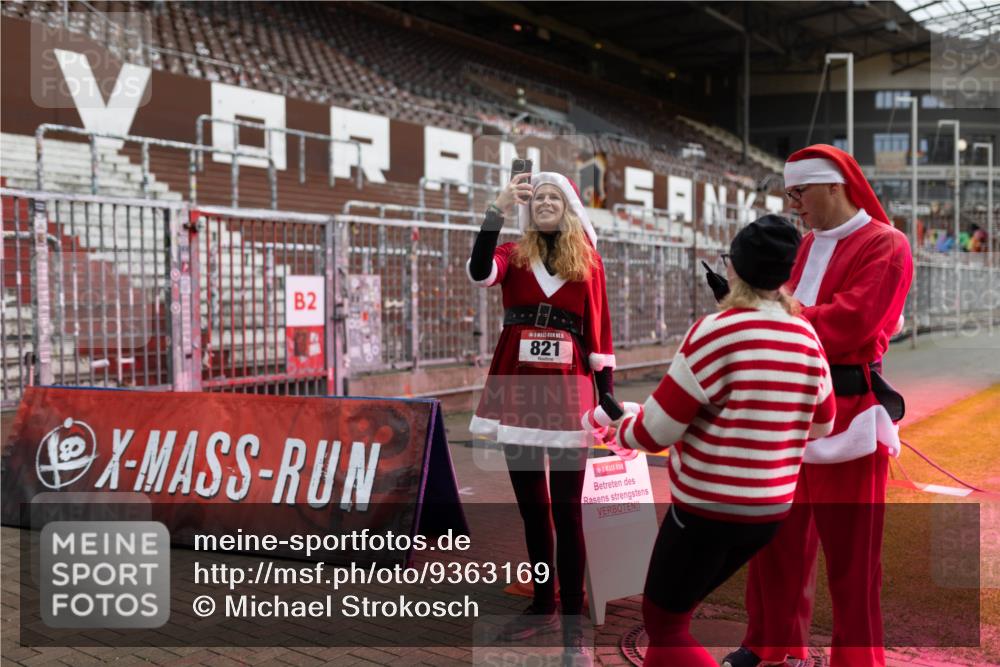 07.12.2025 - St. Pauli X-Mass-Run No. 15 Michael Strokosch http://msf.ph/oto/9363169 07.12.2025 11:48:00 Laufen 2, 821 meine-sportfotos.de