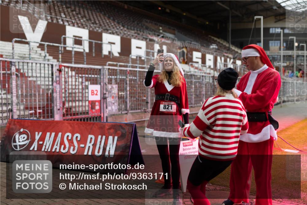 07.12.2025 - St. Pauli X-Mass-Run No. 15 Michael Strokosch http://msf.ph/oto/9363171 07.12.2025 11:48:00 Laufen 2, 821 meine-sportfotos.de