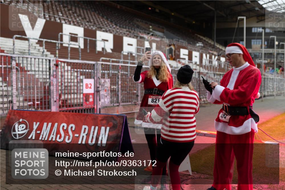 07.12.2025 - St. Pauli X-Mass-Run No. 15 Michael Strokosch http://msf.ph/oto/9363172 07.12.2025 11:48:00 Laufen 2, 821, 124 meine-sportfotos.de