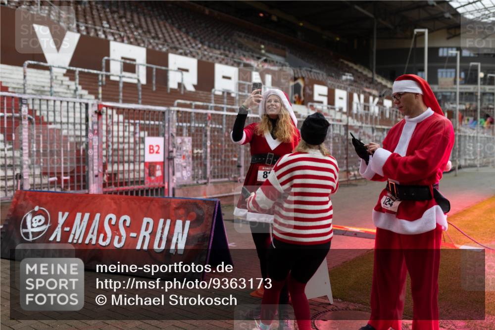 07.12.2025 - St. Pauli X-Mass-Run No. 15 Michael Strokosch http://msf.ph/oto/9363173 07.12.2025 11:48:00 Laufen 2, 8, 124 meine-sportfotos.de