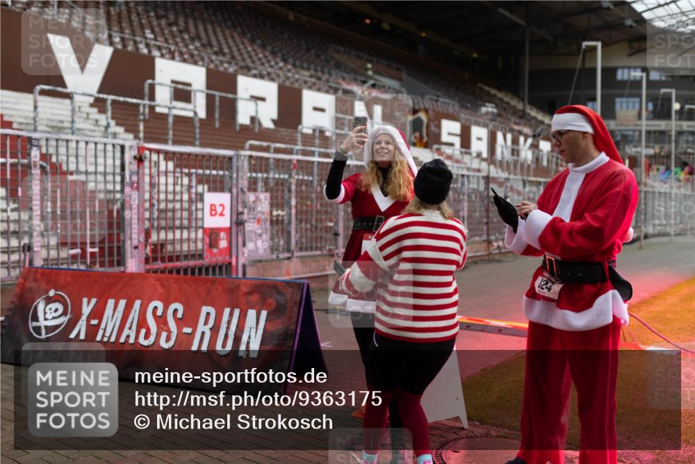07.12.2025 - St. Pauli X-Mass-Run No. 15 Michael Strokosch http://msf.ph/oto/9363175 07.12.2025 11:48:00 Laufen 2, 124 meine-sportfotos.de