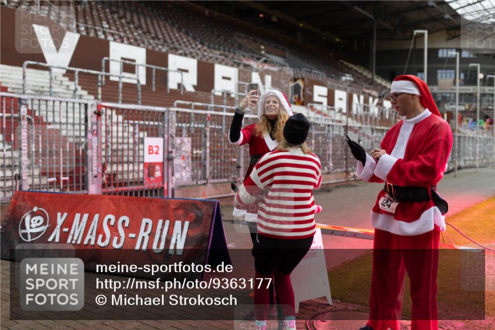 07.12.2025 - St. Pauli X-Mass-Run No. 15 Michael Strokosch http://msf.ph/oto/9363177 07.12.2025 11:48:01 Laufen 2, 124 meine-sportfotos.de