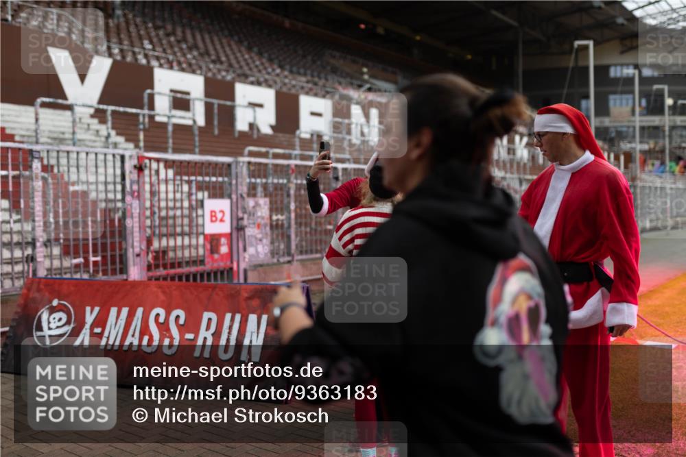 07.12.2025 - St. Pauli X-Mass-Run No. 15 Michael Strokosch http://msf.ph/oto/9363183 07.12.2025 11:48:01 Laufen 2, 12 meine-sportfotos.de