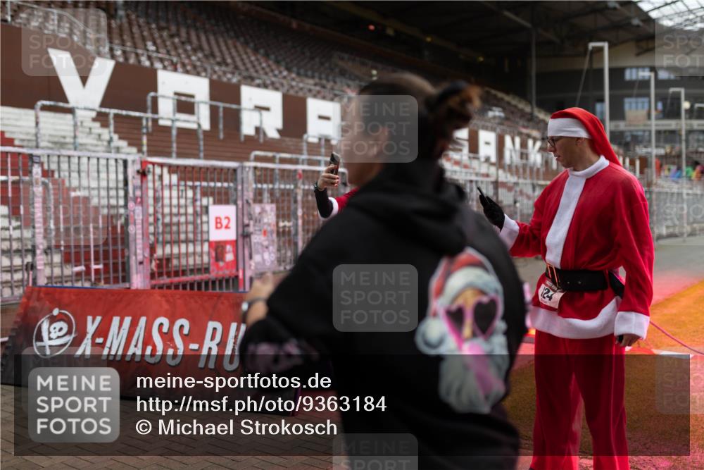 07.12.2025 - St. Pauli X-Mass-Run No. 15 Michael Strokosch http://msf.ph/oto/9363184 07.12.2025 11:48:01 Laufen 72, 2 meine-sportfotos.de