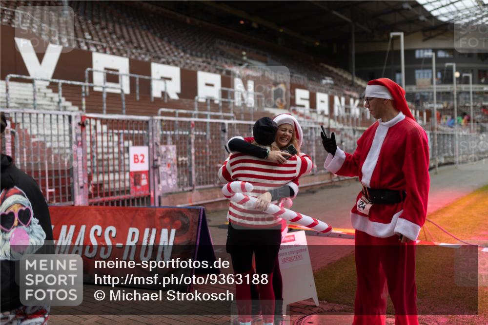 07.12.2025 - St. Pauli X-Mass-Run No. 15 Michael Strokosch http://msf.ph/oto/9363188 07.12.2025 11:48:02 Laufen 24, 2 meine-sportfotos.de