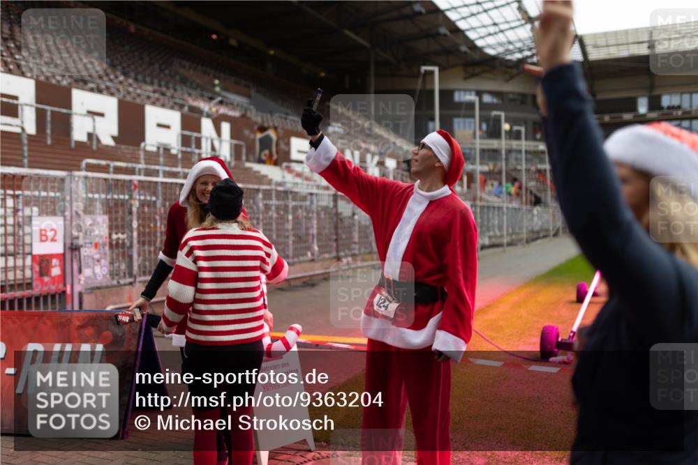 07.12.2025 - St. Pauli X-Mass-Run No. 15 Michael Strokosch http://msf.ph/oto/9363204 07.12.2025 11:48:04 Laufen 2, 124 meine-sportfotos.de