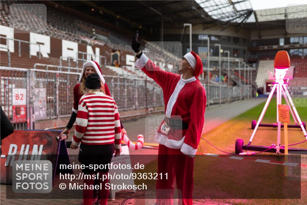 07.12.2025 - St. Pauli X-Mass-Run No. 15 Michael Strokosch http://msf.ph/oto/9363211 07.12.2025 11:48:06 Laufen 2 meine-sportfotos.de