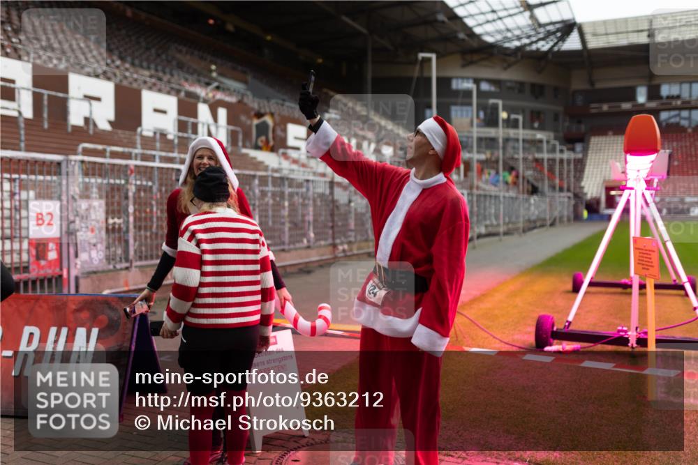 07.12.2025 - St. Pauli X-Mass-Run No. 15 Michael Strokosch http://msf.ph/oto/9363212 07.12.2025 11:48:06 Laufen 2, 2 meine-sportfotos.de