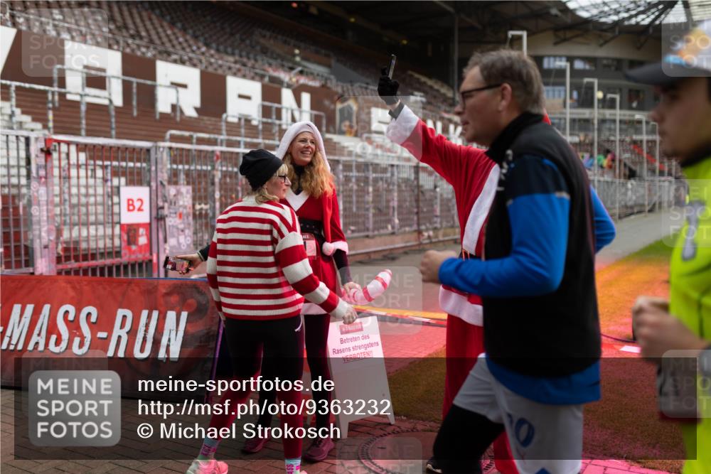07.12.2025 - St. Pauli X-Mass-Run No. 15 Michael Strokosch http://msf.ph/oto/9363232 07.12.2025 11:48:07 Laufen 2, 21 meine-sportfotos.de
