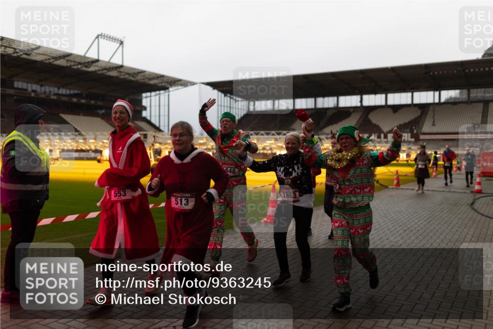 07.12.2025 - St. Pauli X-Mass-Run No. 15 Michael Strokosch http://msf.ph/oto/9363245 07.12.2025 11:48:23 Laufen 553, 513, 848, 1863 meine-sportfotos.de