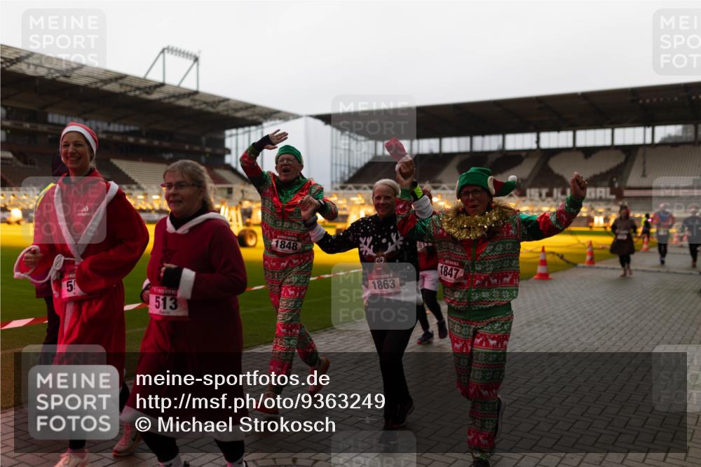 07.12.2025 - St. Pauli X-Mass-Run No. 15 Michael Strokosch http://msf.ph/oto/9363249 07.12.2025 11:48:24 Laufen 5, 513, 1848, 00, 1863, 1847, 447 meine-sportfotos.de
