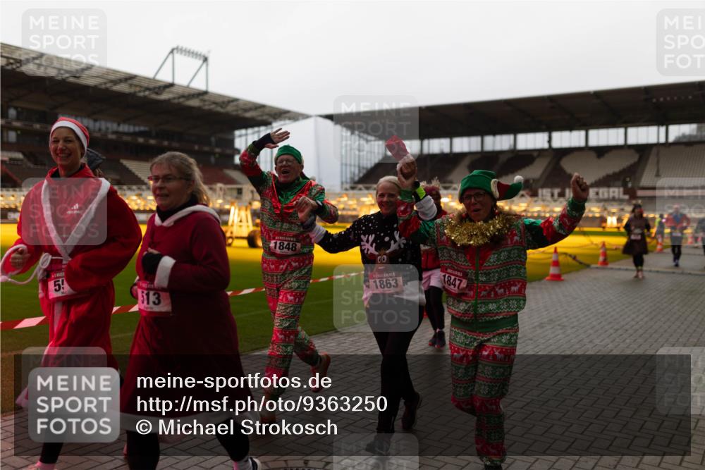 07.12.2025 - St. Pauli X-Mass-Run No. 15 Michael Strokosch http://msf.ph/oto/9363250 07.12.2025 11:48:24 Laufen 5, 13, 1848, 00, 1863, 1847 meine-sportfotos.de
