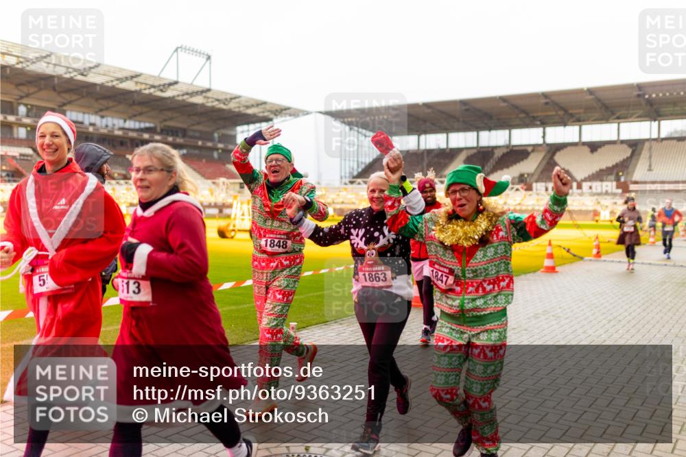 07.12.2025 - St. Pauli X-Mass-Run No. 15 Michael Strokosch http://msf.ph/oto/9363251 07.12.2025 11:48:24 Laufen 5, 13, 1848, 00, 1863, 1847 meine-sportfotos.de