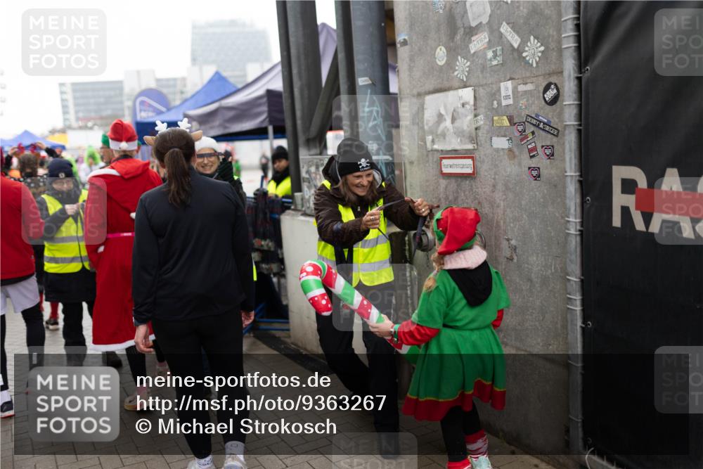 07.12.2025 - St. Pauli X-Mass-Run No. 15 Michael Strokosch http://msf.ph/oto/9363267 07.12.2025 11:48:45 Laufen  meine-sportfotos.de