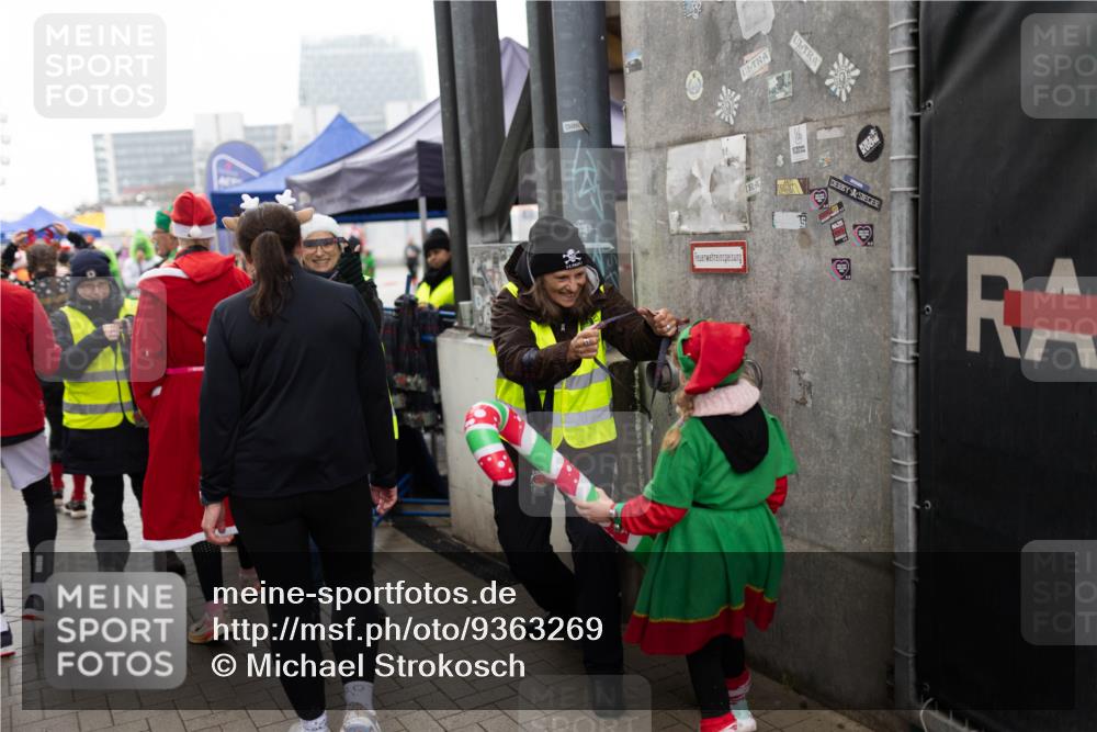 07.12.2025 - St. Pauli X-Mass-Run No. 15 Michael Strokosch http://msf.ph/oto/9363269 07.12.2025 11:48:45 Laufen  meine-sportfotos.de