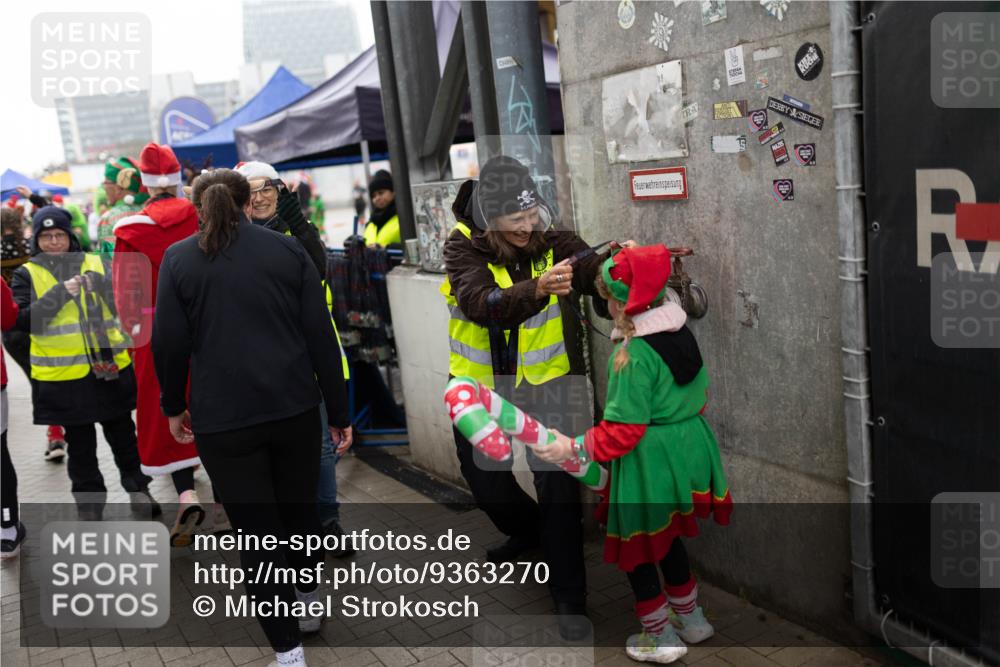07.12.2025 - St. Pauli X-Mass-Run No. 15 Michael Strokosch http://msf.ph/oto/9363270 07.12.2025 11:48:45 Laufen  meine-sportfotos.de