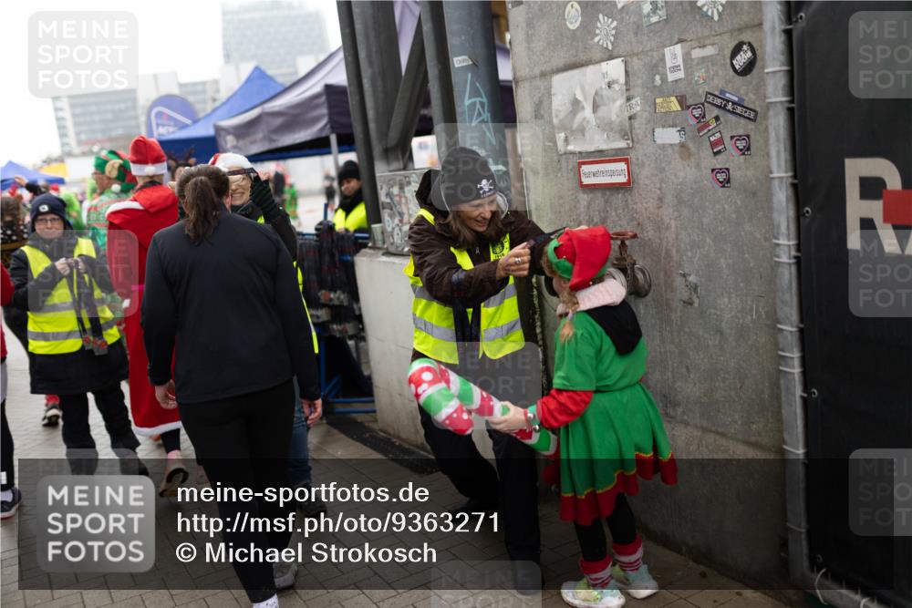07.12.2025 - St. Pauli X-Mass-Run No. 15 Michael Strokosch http://msf.ph/oto/9363271 07.12.2025 11:48:46 Laufen  meine-sportfotos.de