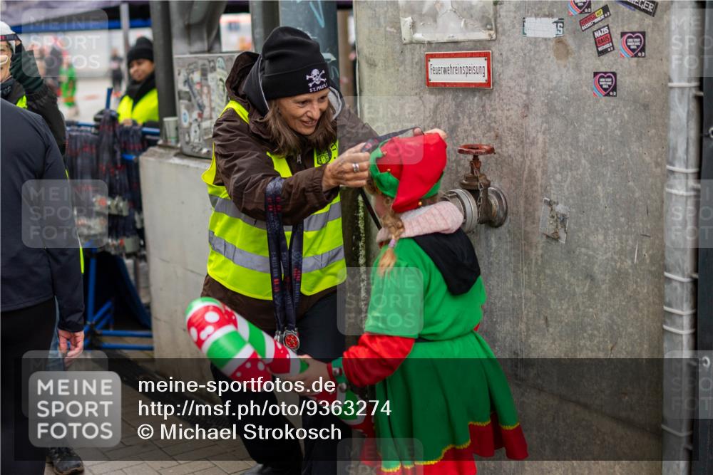 07.12.2025 - St. Pauli X-Mass-Run No. 15 Michael Strokosch http://msf.ph/oto/9363274 07.12.2025 11:48:46 Laufen 5 meine-sportfotos.de