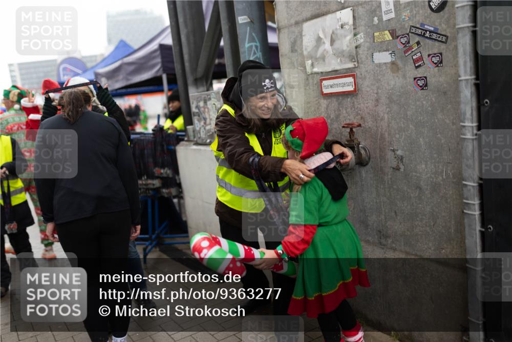 07.12.2025 - St. Pauli X-Mass-Run No. 15 Michael Strokosch http://msf.ph/oto/9363277 07.12.2025 11:48:46 Laufen 1910 meine-sportfotos.de