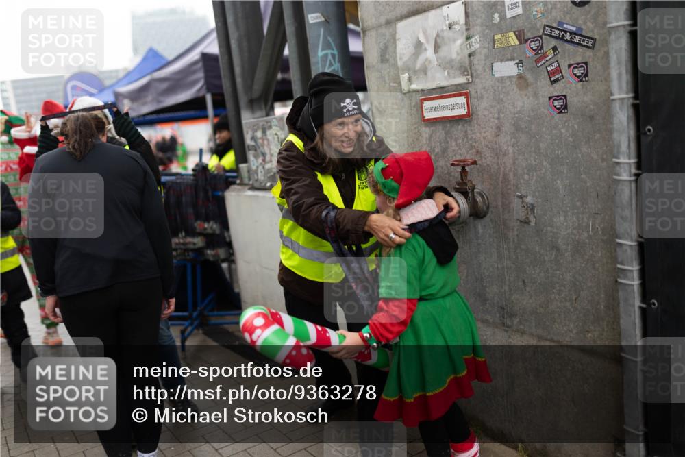 07.12.2025 - St. Pauli X-Mass-Run No. 15 Michael Strokosch http://msf.ph/oto/9363278 07.12.2025 11:48:46 Laufen 5, 191 meine-sportfotos.de