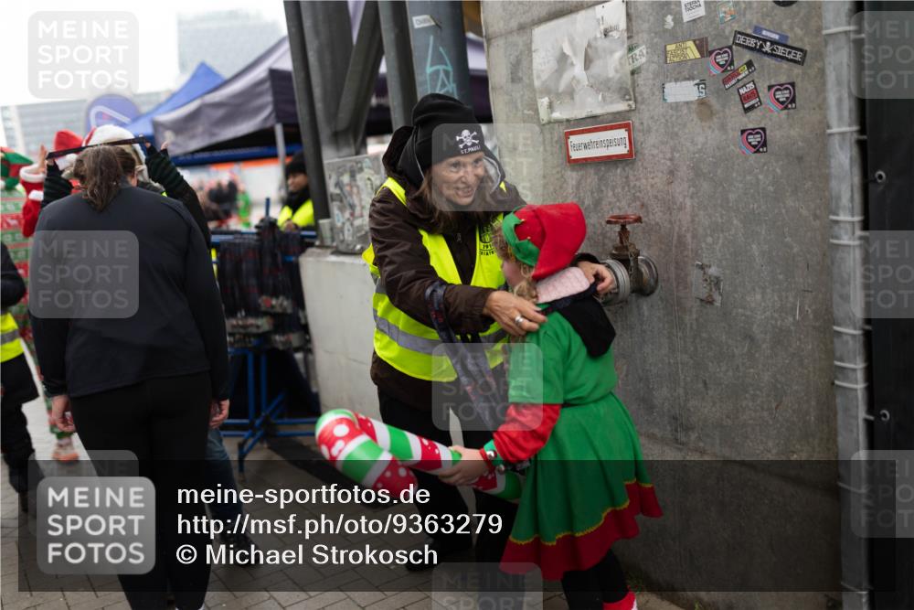 07.12.2025 - St. Pauli X-Mass-Run No. 15 Michael Strokosch http://msf.ph/oto/9363279 07.12.2025 11:48:46 Laufen 191 meine-sportfotos.de