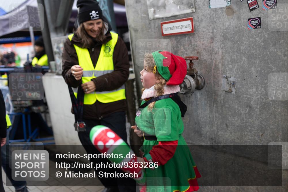 07.12.2025 - St. Pauli X-Mass-Run No. 15 Michael Strokosch http://msf.ph/oto/9363286 07.12.2025 11:48:47 Laufen 15 meine-sportfotos.de