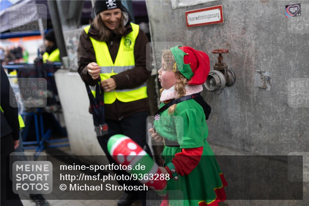 07.12.2025 - St. Pauli X-Mass-Run No. 15 Michael Strokosch http://msf.ph/oto/9363288 07.12.2025 11:48:47 Laufen 15 meine-sportfotos.de