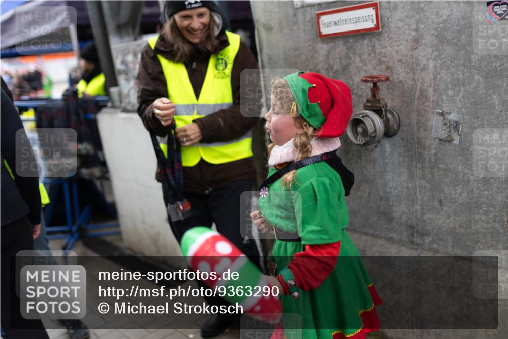 07.12.2025 - St. Pauli X-Mass-Run No. 15 Michael Strokosch http://msf.ph/oto/9363290 07.12.2025 11:48:47 Laufen 15 meine-sportfotos.de