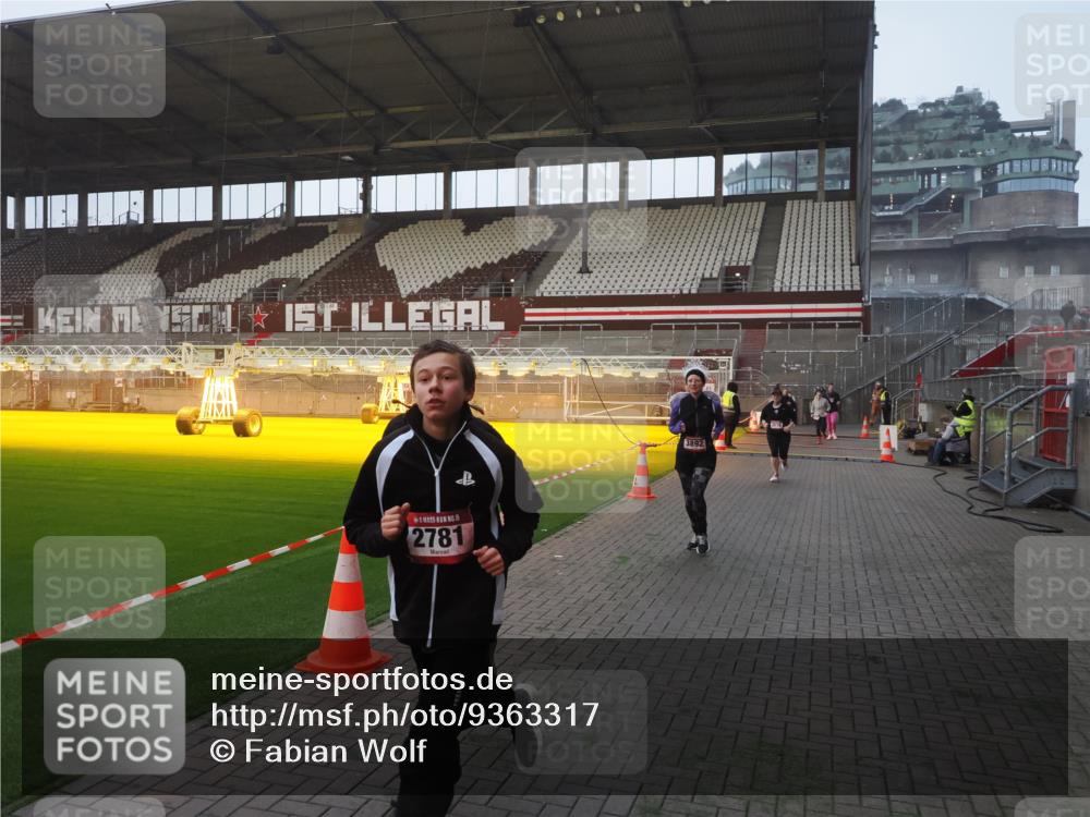 07.12.2025 - St. Pauli X-Mass-Run No. 15 Fabian Wolf http://msf.ph/oto/9363317 07.12.2025 10:02:46 Ziel 918, 1314, 2510, 2514, 2780, 2781, 2908, 3518, 3892 meine-sportfotos.de