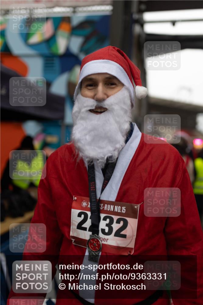 07.12.2025 - St. Pauli X-Mass-Run No. 15 Michael Strokosch http://msf.ph/oto/9363331 07.12.2025 11:49:46 Laufen 2025, 15, 2, 32 meine-sportfotos.de