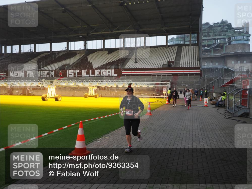 07.12.2025 - St. Pauli X-Mass-Run No. 15 Fabian Wolf http://msf.ph/oto/9363354 07.12.2025 10:02:49 Ziel 885, 918, 1314, 2510, 2514, 2780, 2781, 2908, 3284, 3518, 3892 meine-sportfotos.de