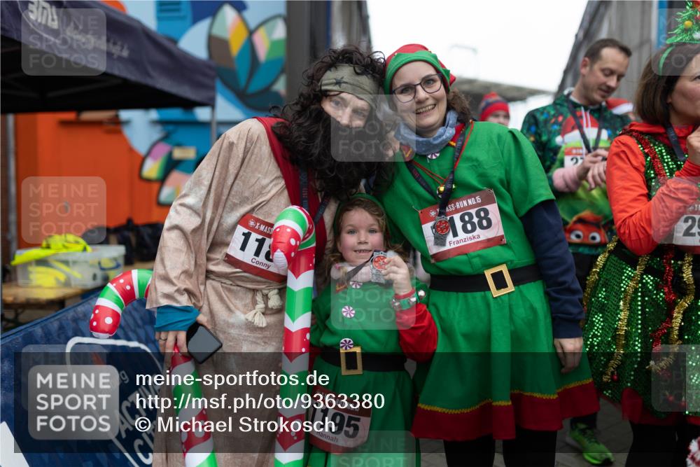 07.12.2025 - St. Pauli X-Mass-Run No. 15 Michael Strokosch http://msf.ph/oto/9363380 07.12.2025 11:50:13 Laufen 11, 15, 1195, 2025, 15, 188, 25 meine-sportfotos.de